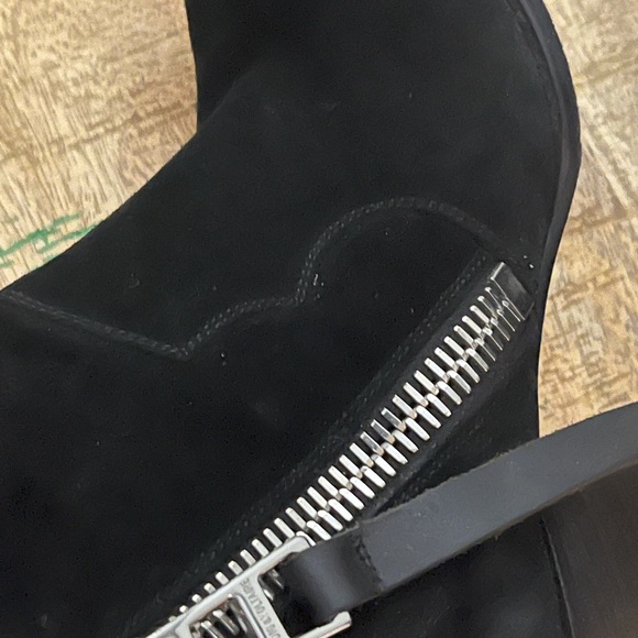 ZADIG AND VOLTAIRE BLACK BOOTIES (WORN ONCE) TRENDY AND COOL😎 SIZE 9 (39) - Picture 4 of 11
